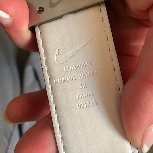 Nike like new belt - Picture 4 of 4